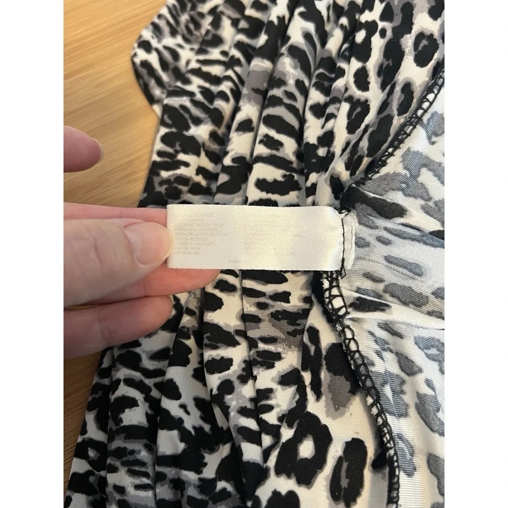 Delta Burke Women's‎ Size 1X Black & White Animal Print Babydoll Gown and Robe